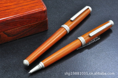 【加工花梨木制圓珠筆 高檔木制筆 旋動式 暢銷產(chǎn)品】價格,廠家,圖片,辦公文教用品加工,上海津津文教用品-